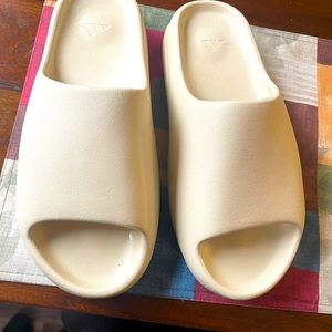 Adidas Yeezy Slides -Authentic